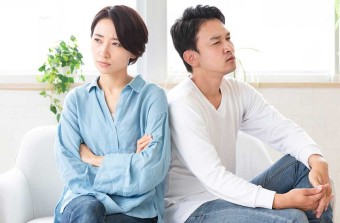 最近会話の減ったカップル