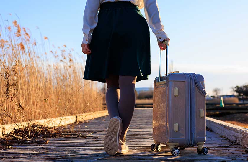 失踪した娘の後ろ姿