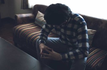 家族が夜逃げしてしまった男性