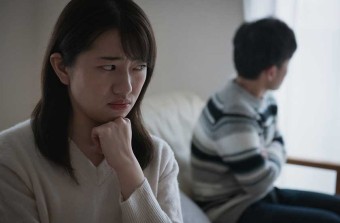 浮気を絶対認めない夫