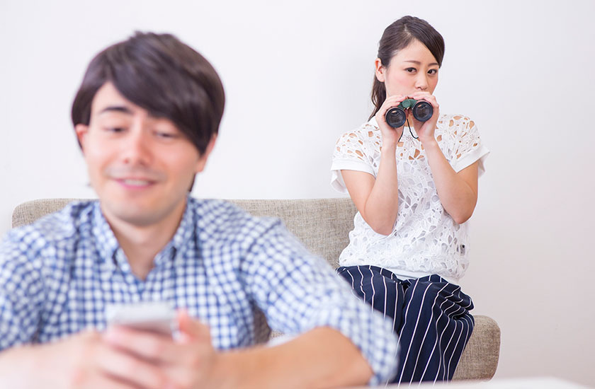 パートナーに不倫の疑いがある女性