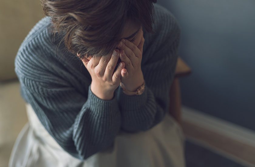 不倫問題に悩む妻