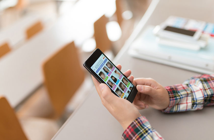 マッチングアプリで浮気相手を探す男性