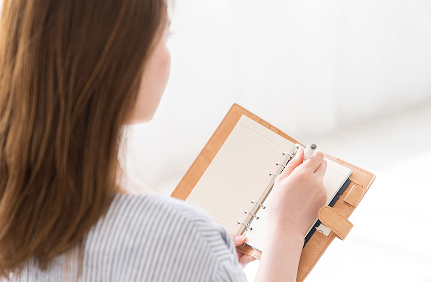 「今日の自分を褒めること」を毎日1つ書く女性