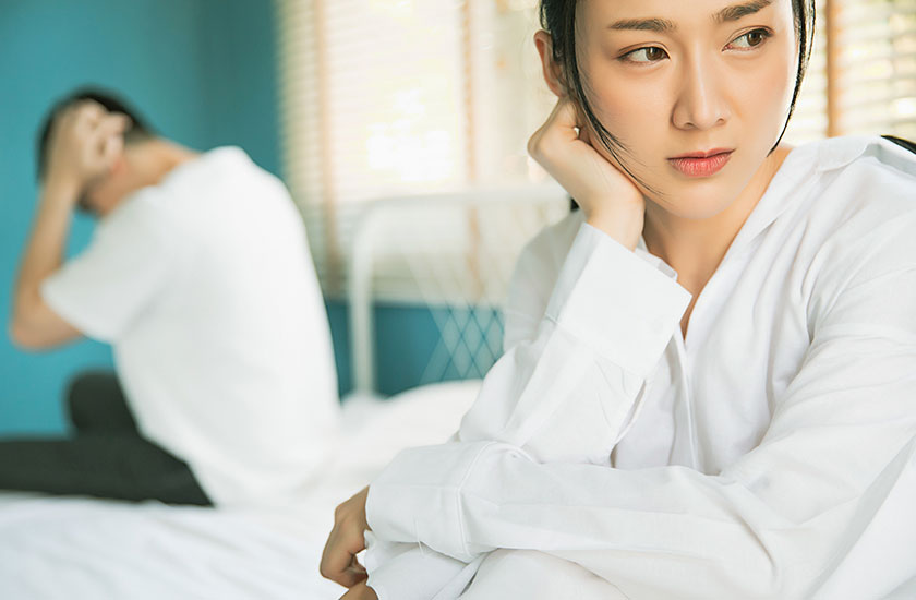 浮気発覚後に関係の修復を考える女性