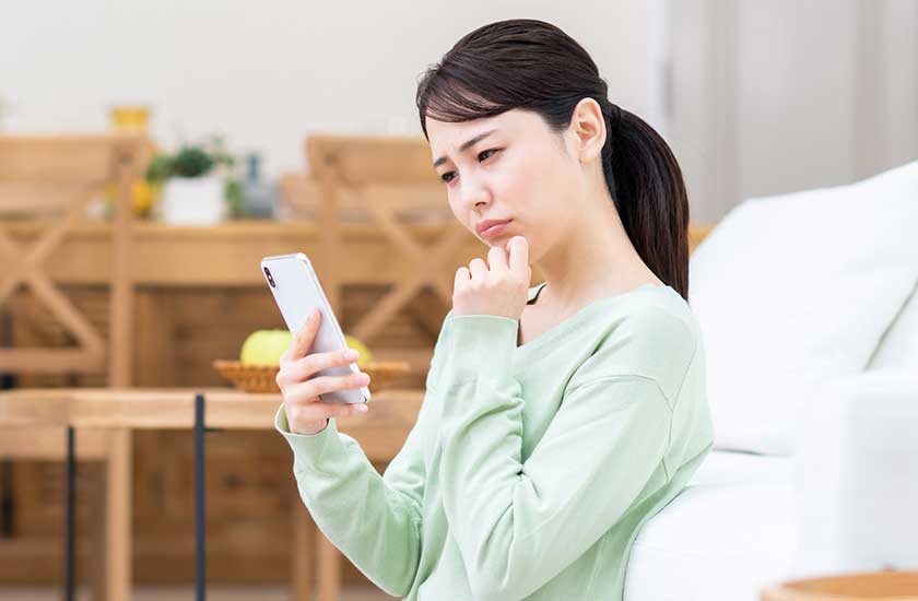 浮気調査に疑問を感じる女性