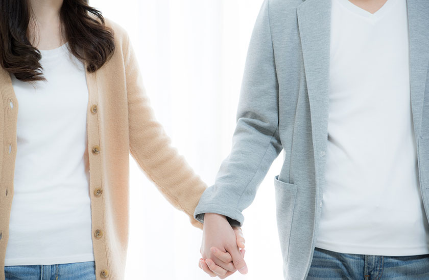 不倫防止のためコミュニケーションをとる夫婦