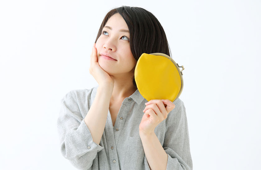 調査料金と費用の相場について考える女性