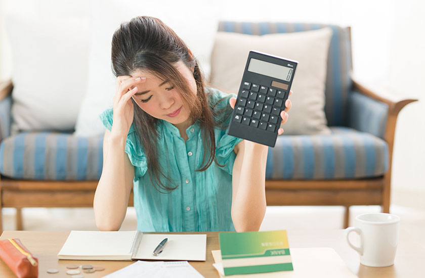 金銭感覚の違いに悩む女性