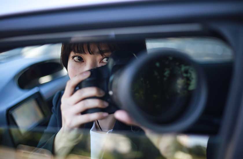 婚前調査を行う探偵