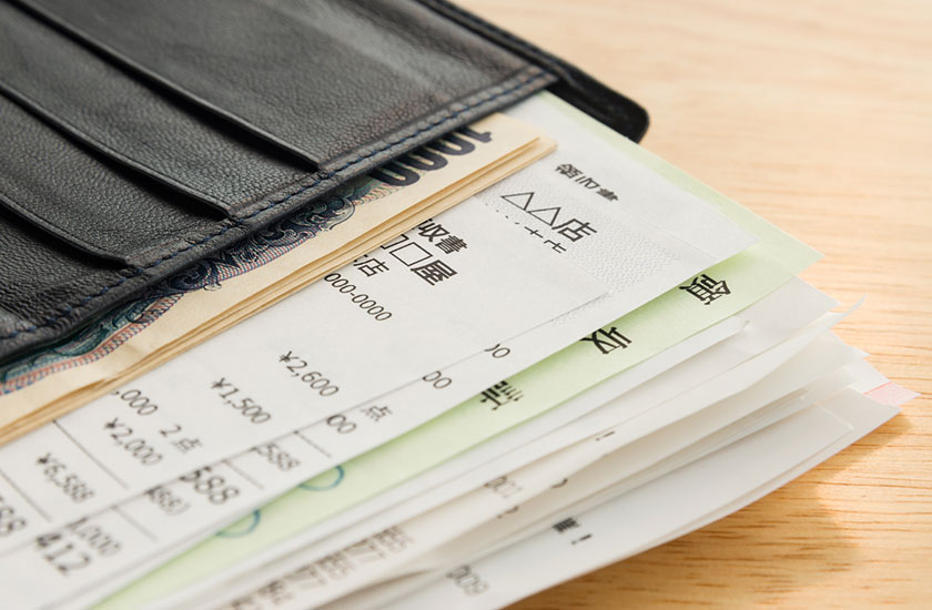 財布に残されたラブホテルやレストランの領収書