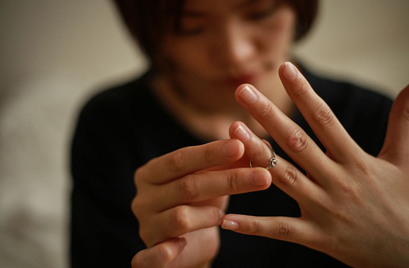 離婚か修復か悩む妻