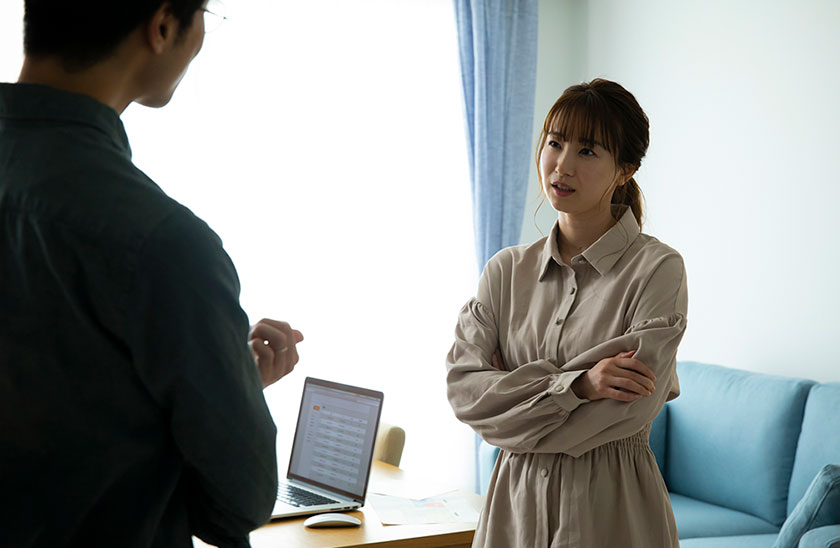 結婚詐欺の兆候を見逃さない女性
