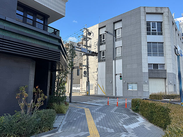 交差点「金町8」を左折します。