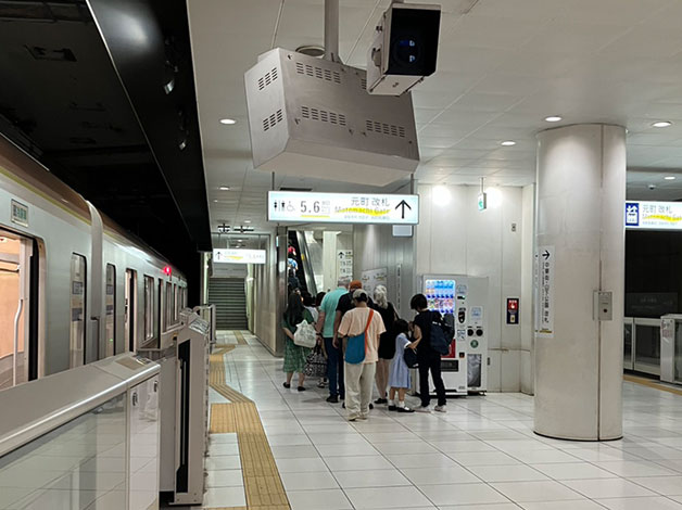みなとみらい線「元町・中華街駅」を降り、元町口方面出口へエスカレーターで向かいます。