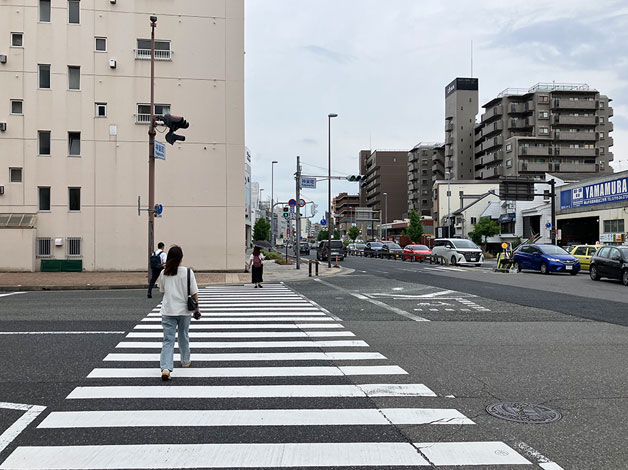国道2号線に着いたら、交差点「神楽町」を「西宮市役所」の方向に渡ります。
※国道2号線は渡りません。