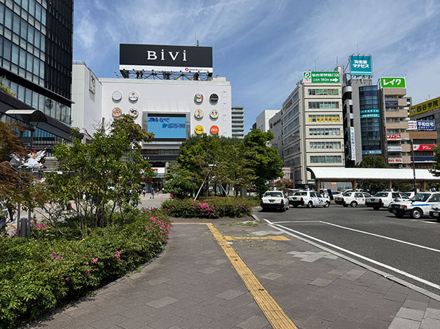 「BiVi」の隣にある「大内ビル」が「HAL探偵社 宮城仙台支店」です。
JR東口から歩いて1分で着きます。
